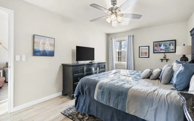 Calm Waters Condo Sleeps 4