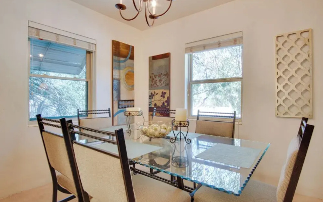 5 Mi to Dtwn: Tuscon Escape w/ Yard & Patio!
