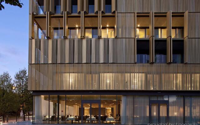 Radisson Blu Park Royal Palace Hotel вид на фасад
