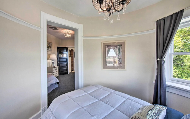 8 Mi to Hersheypark: Luxe Manor in Annville
