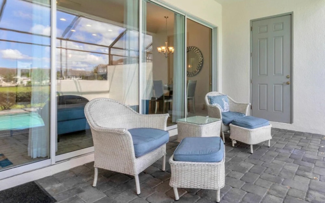 Stylish 3BR Townhouse With Pool Near Disney
