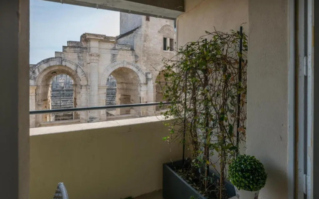 Studio avec balcon donnant sur les Arènes d’Arles
