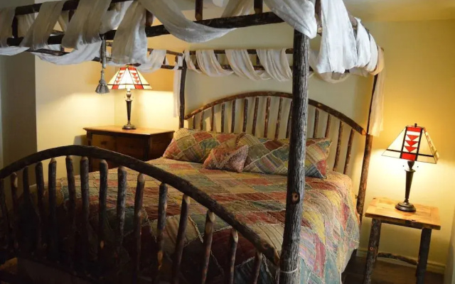 Red Bud Lodge