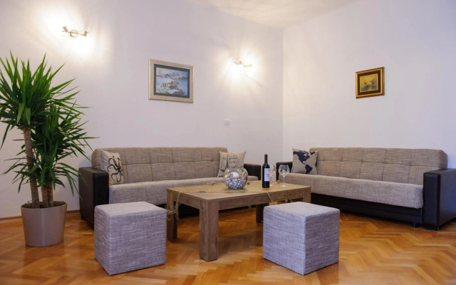 Dundo Baldo Apartment