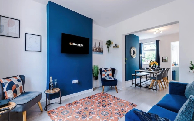 Gorgeous 3-bed Home Amazing Location Sleeps 7