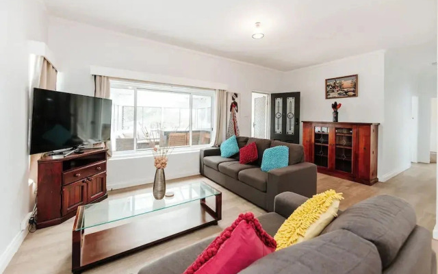 The Waratah Escape Nowra