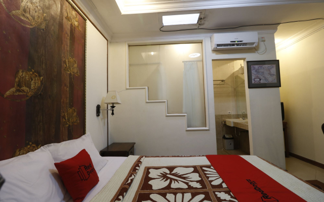 RedDoorz Plus @ Jalan Dharmawangsa