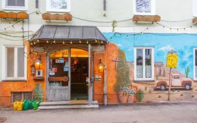 Hotel-garni & Hostel Sandwirt