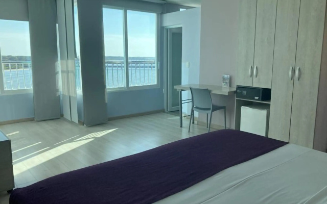 Hotel Santorini Kima Beach Resort