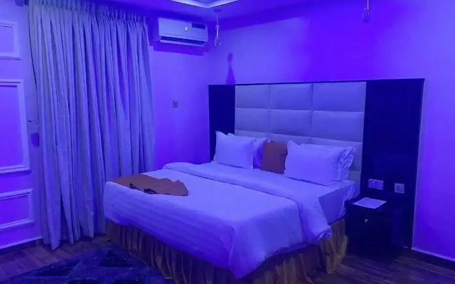 Trendy Hotel and Suites