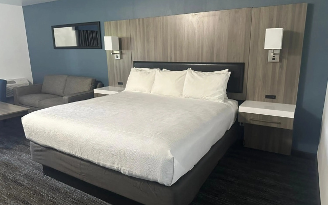 Oyster Bay Inn & Suites