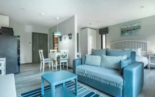 Studio Apartment by the Sea
