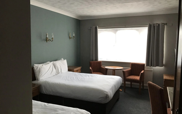 South Lawn Hotel