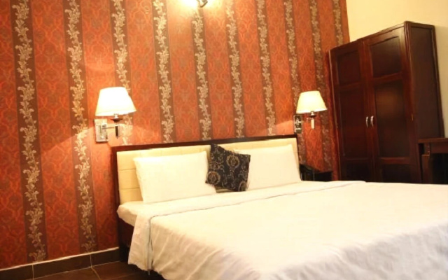 Youth House - Hostel