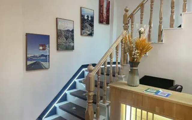 Kashgar Ancient City Qiangweishijv Homestay