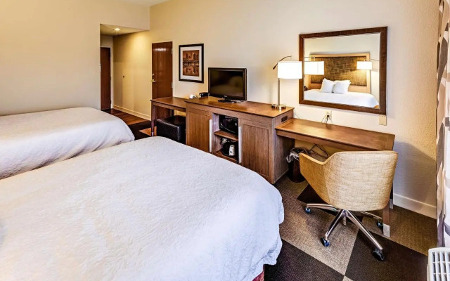 Hampton Inn Columbusi70ehamilt