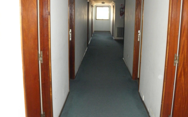 El Velero Hotel