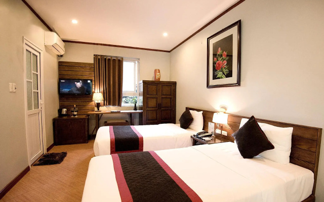 City Bay Hotel