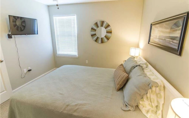 Averys Ocean Breeze - Six Bedroom Home