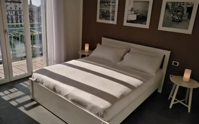 Delia Rooms & Gallery