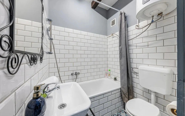 Cozy Nest Hideaway With A/C