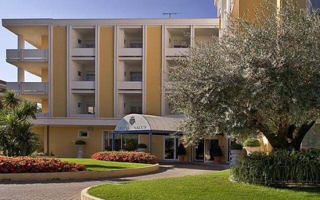 Отель Salus Terme Италия, Абано-Терме - отзывы, цены и фото номеров - забронировать отель Salus Terme онлайн вид на фасад