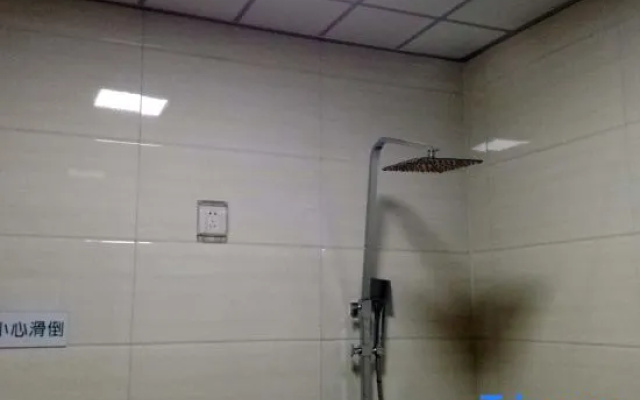Youyichun Business Hotel