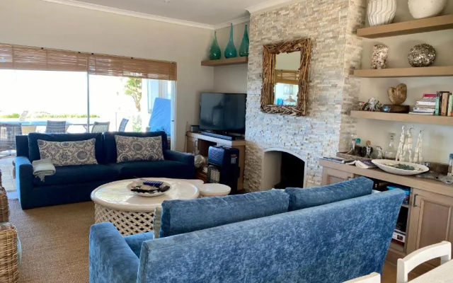 99 Beachyhead Drive, Plett