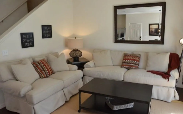Modern Lucaya 4 Bedrooms 3 Baths Townhome
