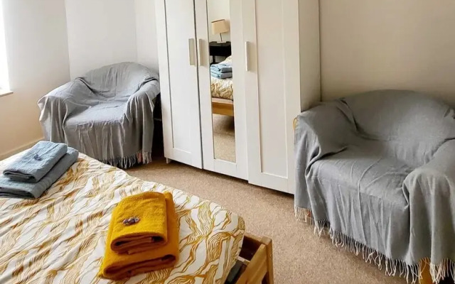 Charming 1-bedroom Appartment Near Nato