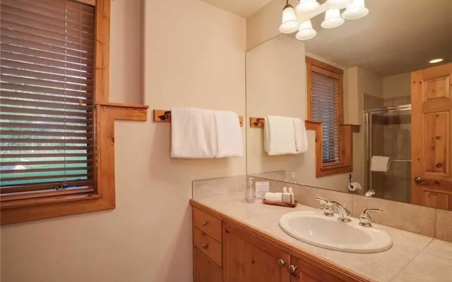 2748 Waterstone Apartment 5