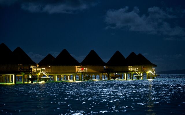 Отель InterContinental Le Moana Resort Bora Bora вид на фасад