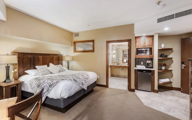 Sun King Suite