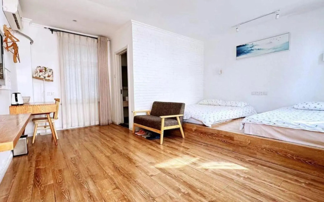 Occasion Inn (Qingdao Zhanqiao Zhongshan Road Subway Station)