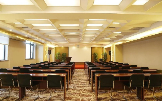 Xinxiang Linghai International Hotel