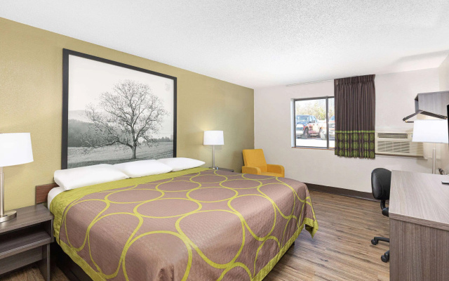Super 8 by Wyndham Johnson City