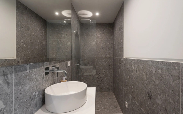 LIV Athinum 1 - Luxury Apartment 4B