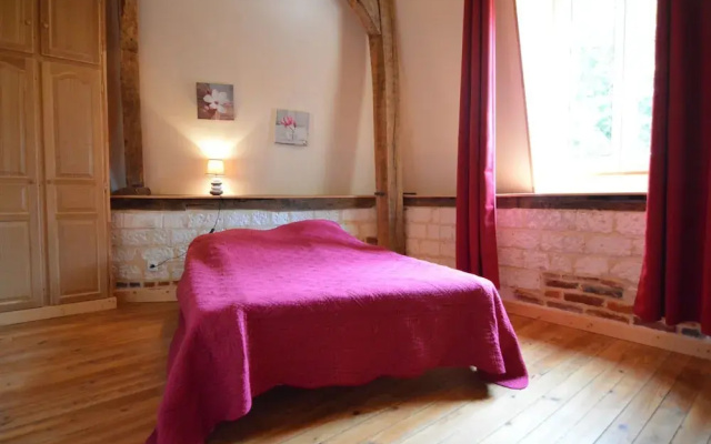 Holiday Home in a Historic Building Near Montreuil