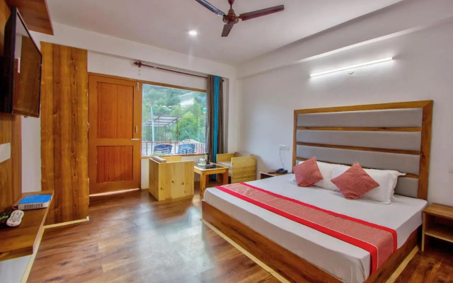 Hotel beas river retreat