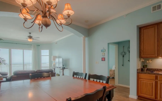 Legacy I 1303 Penthouse