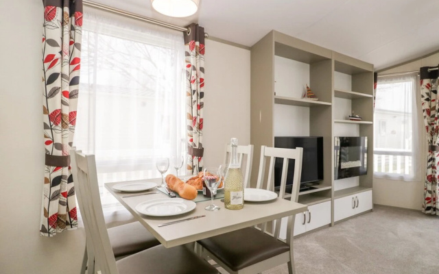 18D Shorefield Country Park