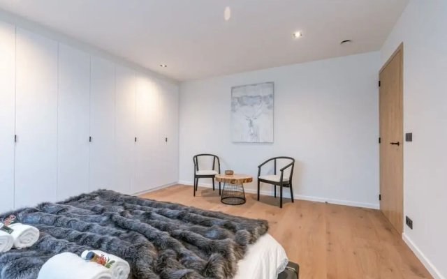 Luxurious Apartment With Parking