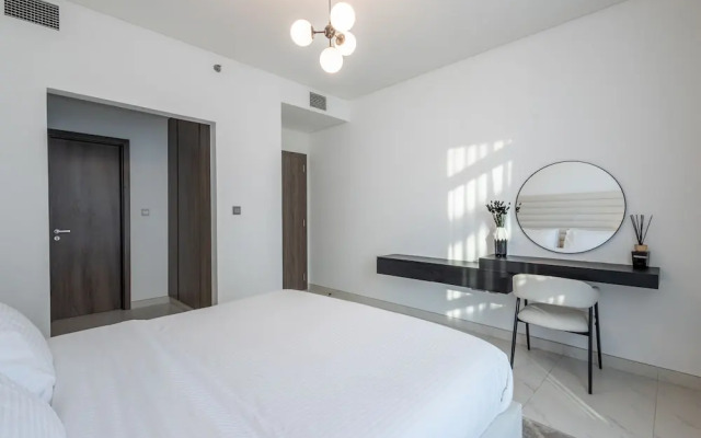 SuperHost - Serene 1BR in District One With Artificial Beach