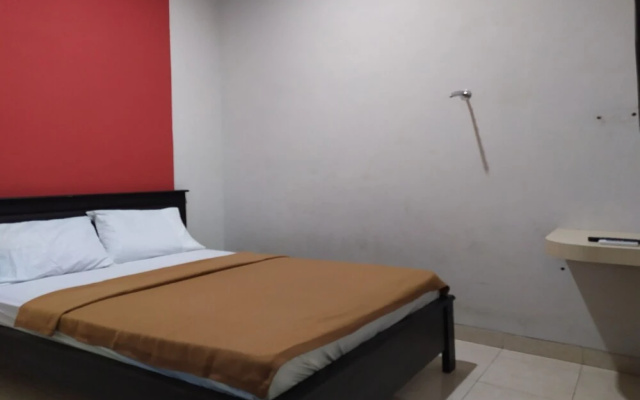 Yulia Guesthouse by OYO Rooms