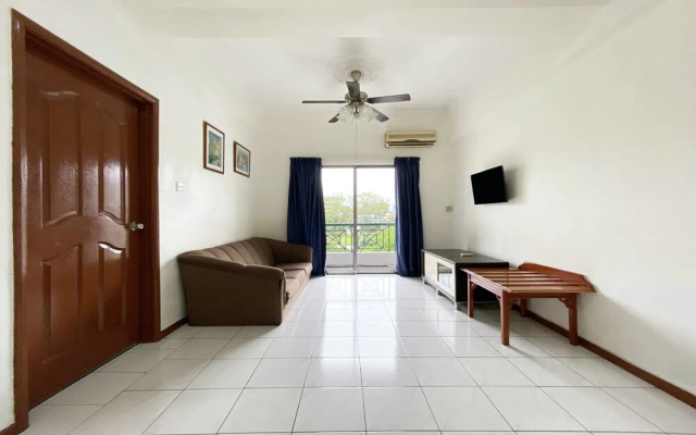 Api Api Guesthouse 533 by Oyo Rooms