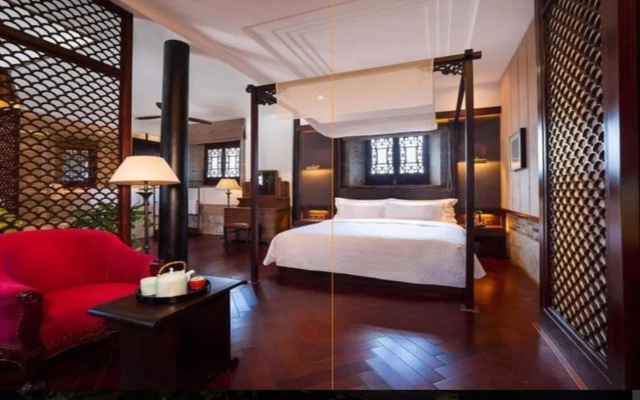 Silver Chest Boutique Hotel