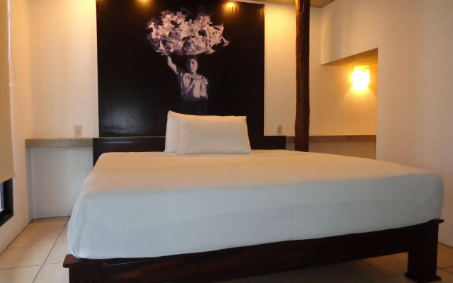 Hotel Maya Rue
