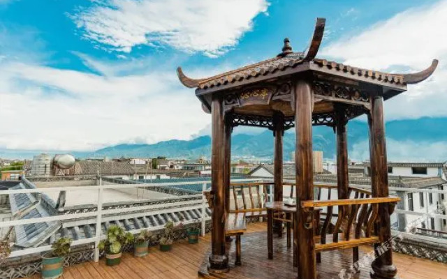 Lianhua Inn