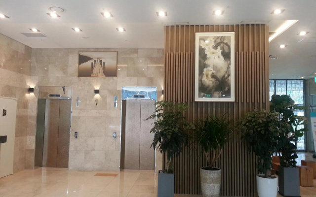 The First Stay Hotel