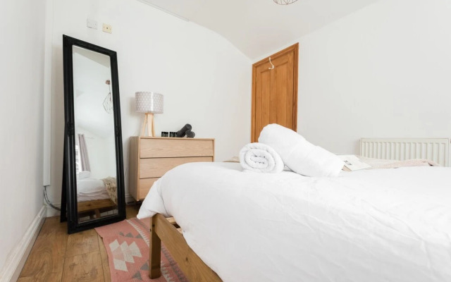 Wonderful Spacious 6 Bed Home in Heart of Bath